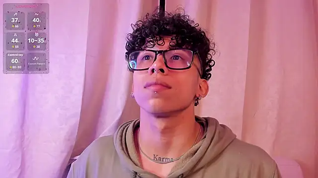 AkazaBoy  online show from 12/05/25, 04:43