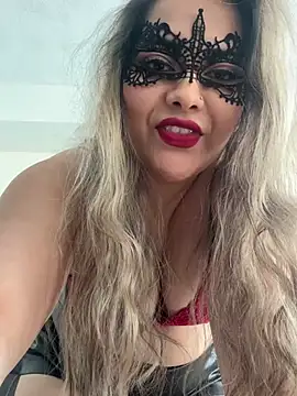 Snapshot of famous_indian_girl chatting on 03/02/25, 04:53 famous indian girl online show from 03/02/25, 04:53