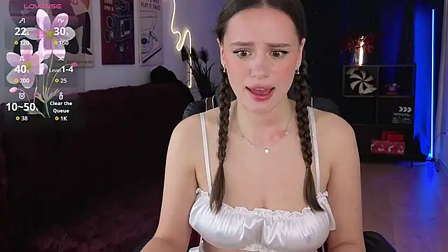 Emillias online show from 11/17/25, 02:01