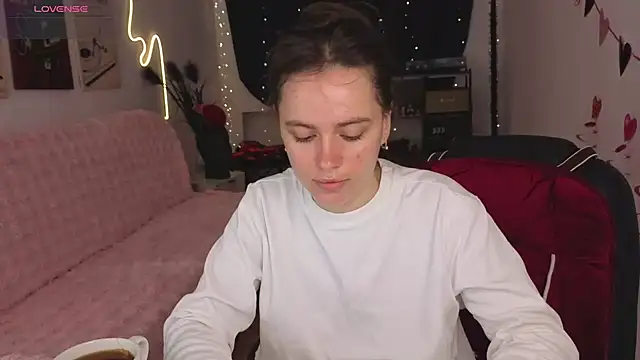 Emillias online show from 02/21/26, 08:04