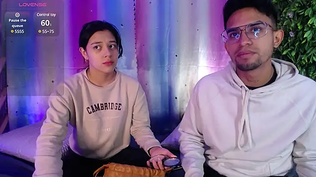 Snapshot of floriamANDjazmin chatting on 01/21/25, 11:13 floriamANDjazmin online show from 01/21/25, 11:13