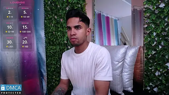 Snapshot of floriamANDjazmin chatting on 02/03/25, 06:39 floriamANDjazmin online show from 02/03/25, 06:39