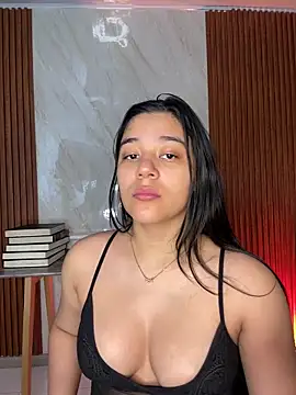 Snapshot of floriamANDjazmin chatting on 06/16/26, 06:54 floriamANDjazmin online show from 06/16/26, 06:54