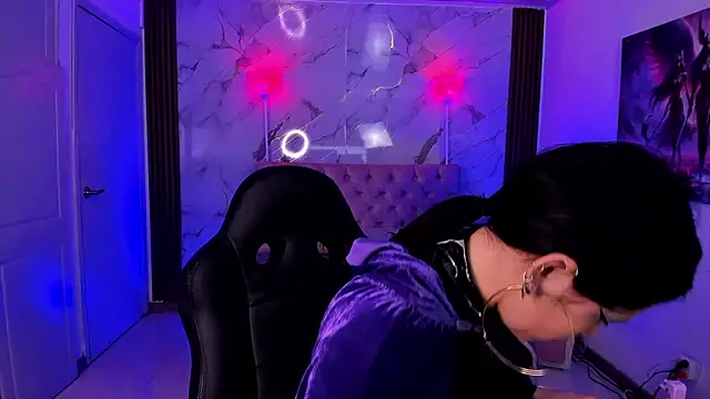 AuroraDiaz online show from 11/21/25, 08:07