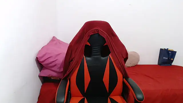 madelyn30 online show from 11/24/25, 08:30