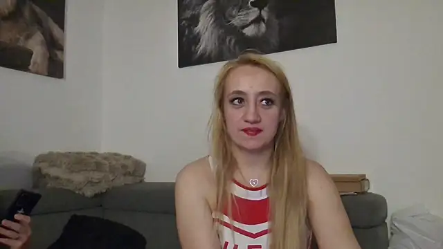 Snapshot of LoveXAddict chatting on 03/15/26, 09:43 LoveXAddict online show from 03/15/26, 09:43