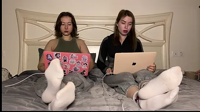 misswishh  online show from 02/11/25, 05:18