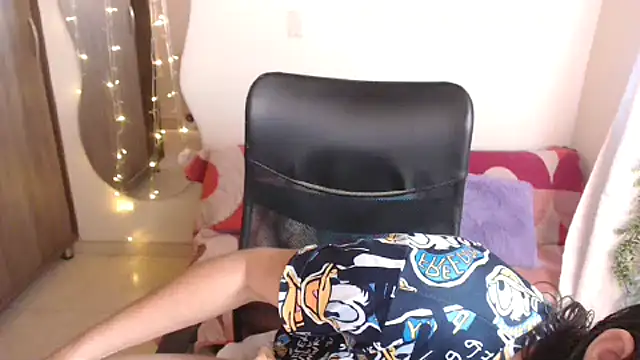 LUCY LI online show from 01/11/25, 06:33