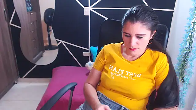 LUCY LI online show from 01/17/25, 07:16