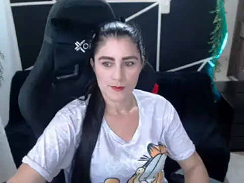 LUCY LI online show from 11/23/25, 07:02