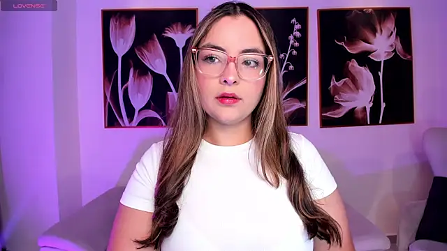 Snapshot of AllisonRogersX chatting on 04/26/26, 11:30 AllisonRogersX online show from 04/26/26, 11:30