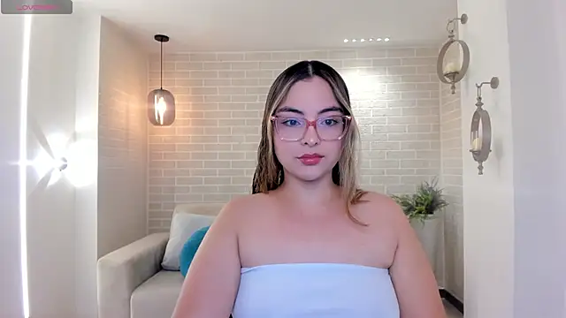 Snapshot of AllisonRogersX chatting on 05/12/26, 11:18 AllisonRogersX online show from 05/12/26, 11:18