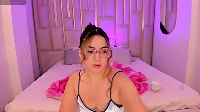 Snapshot of AllisonRogersX chatting on 05/29/26, 11:30 AllisonRogersX online show from 05/29/26, 11:30