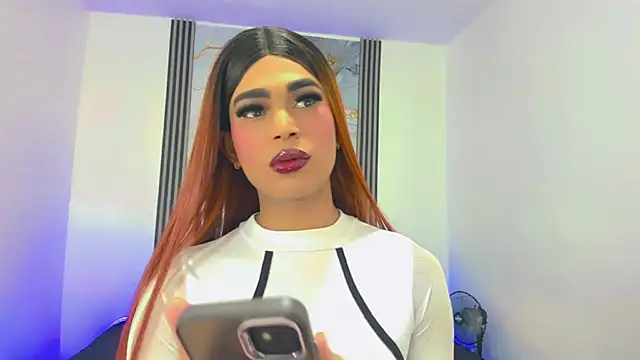 Hellen moons   online show from 03/11/25, 03:16