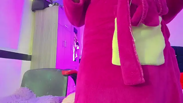 Hellen moons   online show from 04/07/26, 07:03