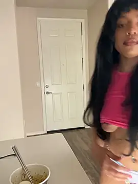 Snapshot of afavoredangel chatting on 02/13/26, 12:06 afavoredangel online show from 02/13/26, 12:06