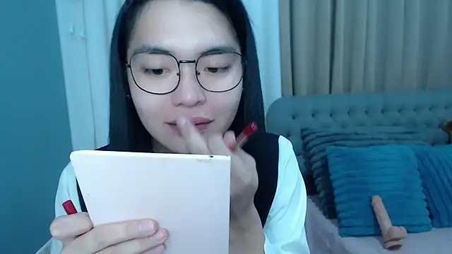 Snapshot of zhaviahale21 chatting on 10/29/25, 08:38 zhaviahale21 online show from 10/29/25, 08:38