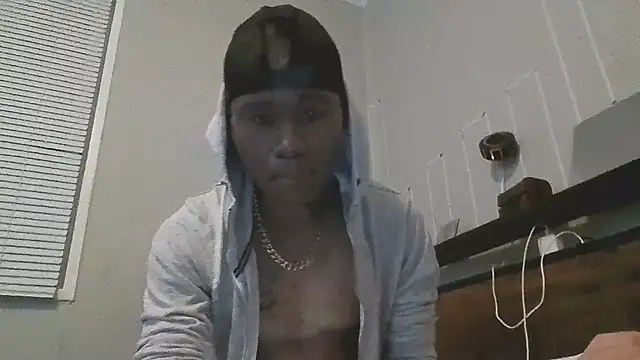 Snapshot of PETER-RABIT chatting on 01/08/26, 12:57 PETER-RABIT online show from 01/08/26, 12:57