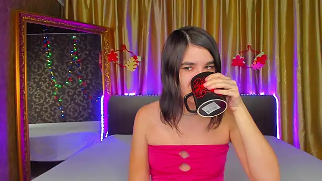  Polly Love  online show from 11/25/25, 01:11