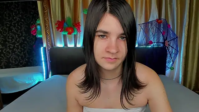  Polly Love  online show from 04/04/26, 05:49