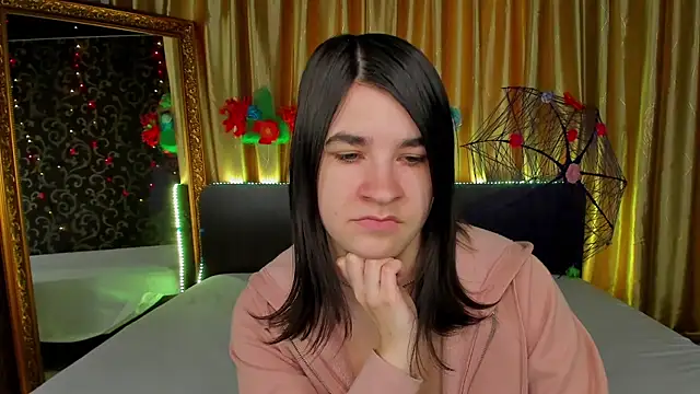  Polly Love  online show from 04/05/26, 06:10