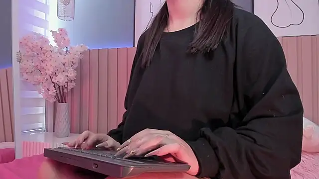 Megan mooree  online show from 02/07/25, 03:41