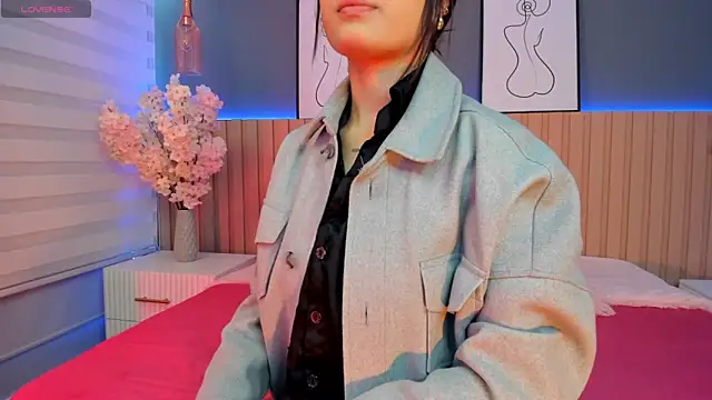 Megan mooree  online show from 02/10/25, 12:08