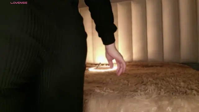 Megan mooree  online show from 03/05/26, 02:57