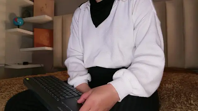 Megan mooree  online show from 03/25/26, 12:55