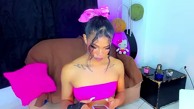 bloom444 online show from 10/25/25, 04:20