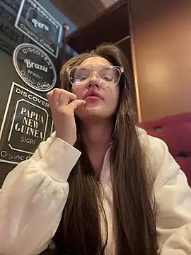 Holly Molii online show from 12/14/24, 05:18