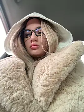 Holly Molii online show from 01/12/25, 05:13