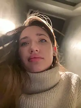 Holly Molii online show from 01/19/25, 08:18