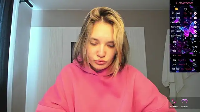 Holly Molii online show from 09/11/25, 02:11