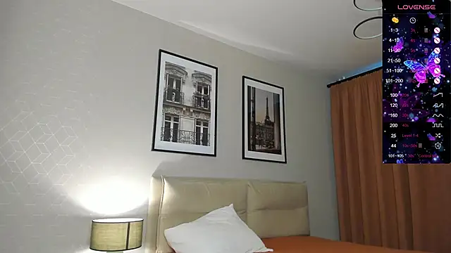 Holly Molii online show from 09/29/25, 01:22