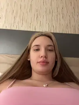 Holly Molii online show from 05/30/26, 03:25