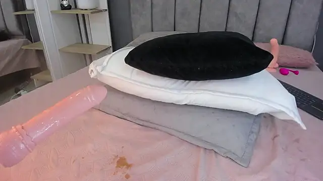 Sofi ramos online show from 12/06/24, 04:03