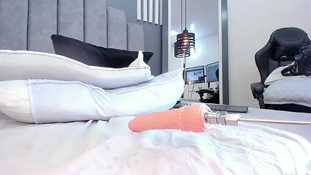 Sofi ramos online show from 12/15/24, 01:57