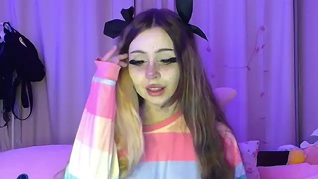 Snapshot of suemeow chatting on 04/21/26, 10:12 suemeow online show from 04/21/26, 10:12