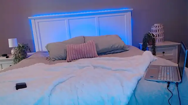 Naughty pussy2cum online show from 01/03/25, 10:29