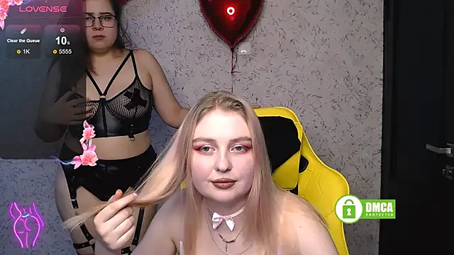 Snapshot of EvaAndLilith chatting on 02/14/25, 04:09 EvaAndLilith online show from 02/14/25, 04:09