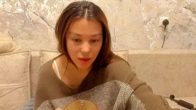 LunaXmii online show from 04/19/26, 12:00
