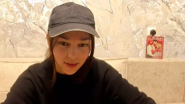 LunaXmii online show from 04/23/26, 12:23