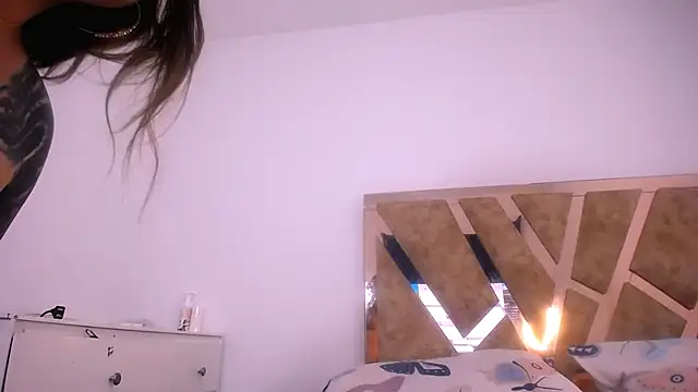 hannamour online show from 12/16/25, 11:54