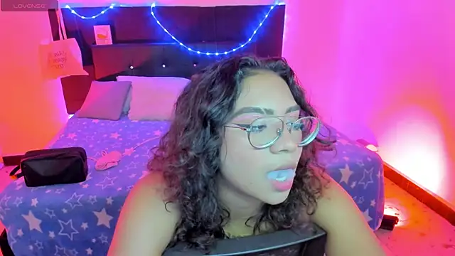 Snapshot of im_angels77 chatting on 02/17/25, 03:58 im angels77 online show from 02/17/25, 03:58