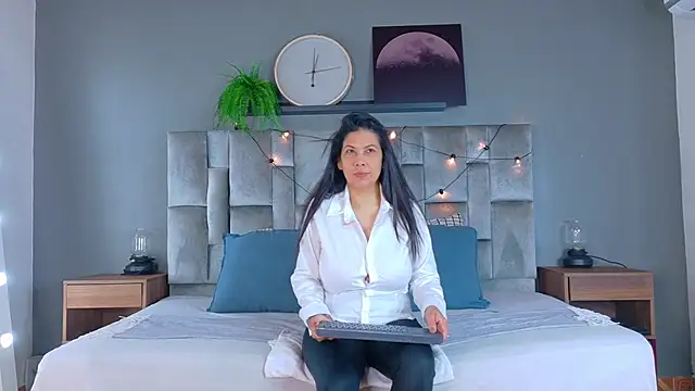 JaylaScott   online show from 04/05/26, 11:40