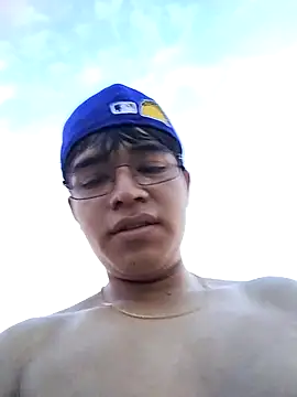 Snapshot of Dannysex chatting on 10/17/25, 12:25 Dannysex online show from 10/17/25, 12:25