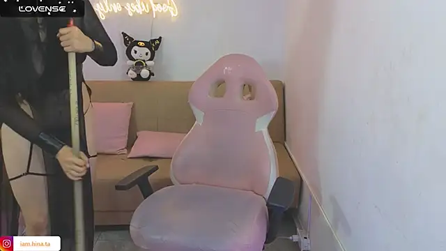 hina tay online show from 01/24/25, 07:41