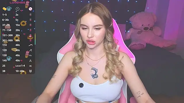 Snapshot of doll_barbieee chatting on 04/21/26, 02:23 doll barbieee online show from 04/21/26, 02:23