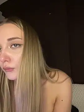 Snapshot of Alisa_Rise chatting on 02/16/25, 07:49 Alisa Rise online show from 02/16/25, 07:49